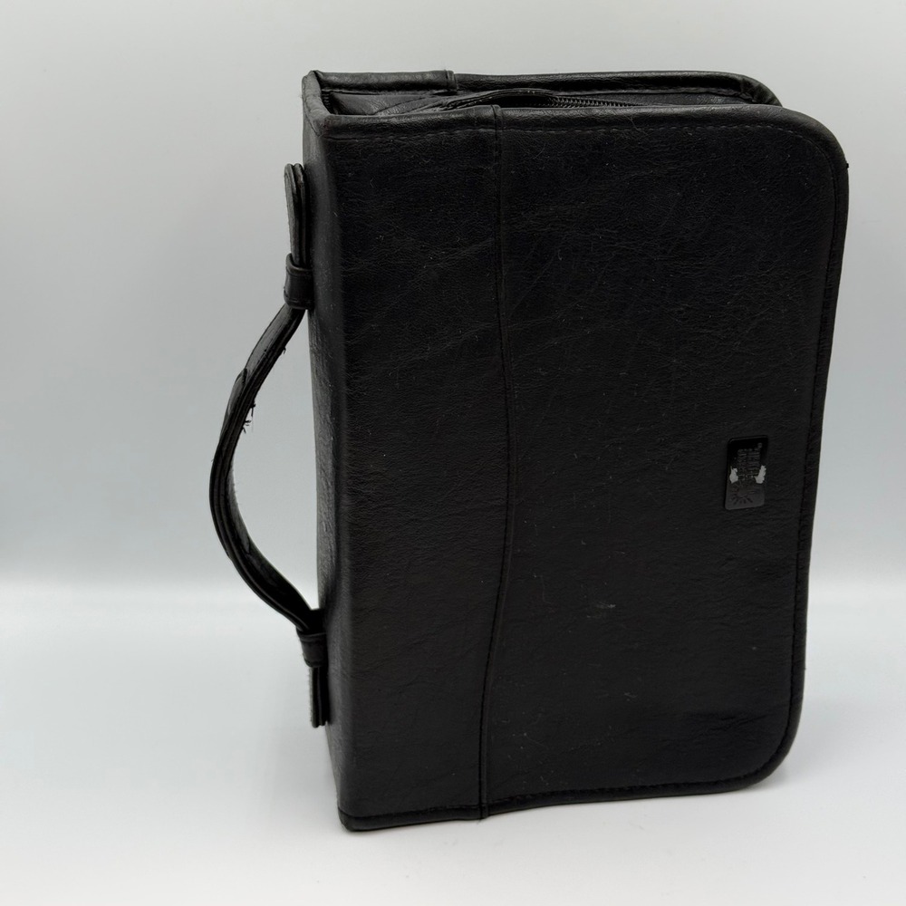 Case Logic 92 CD DVD Binder Wallet Black Faux Leather Zip Case Carrying Handle